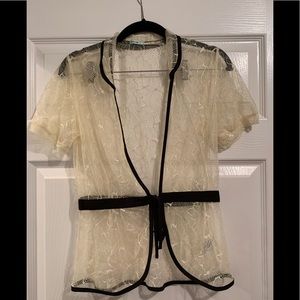 Lace top size M